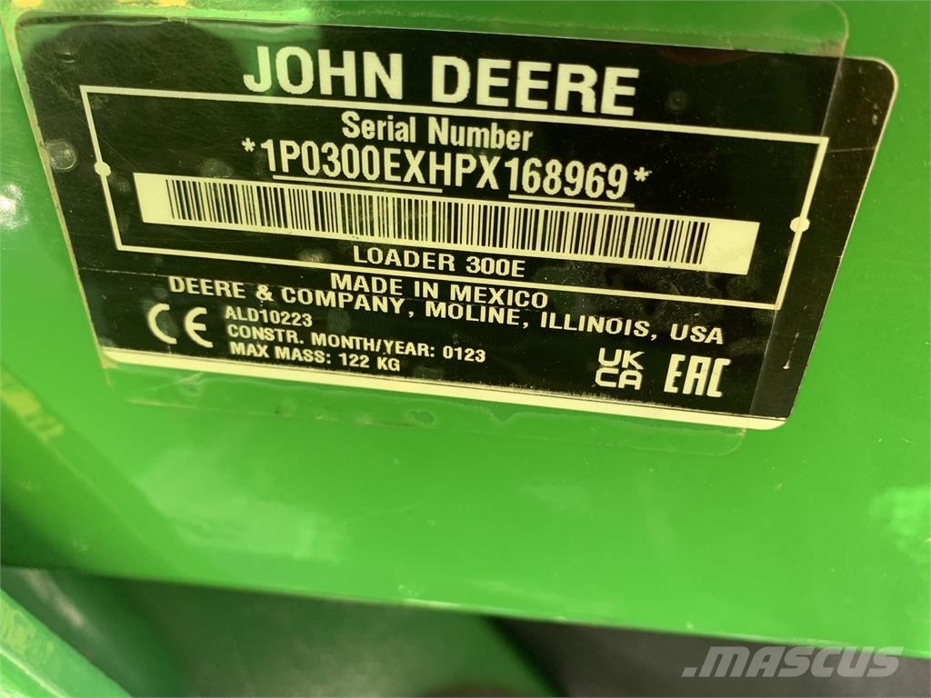 John Deere 3035D Compact tractors