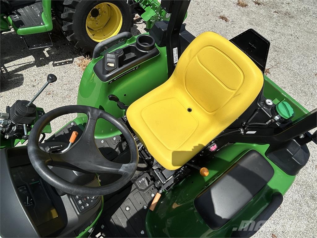 John Deere 3038E 소형 트랙터