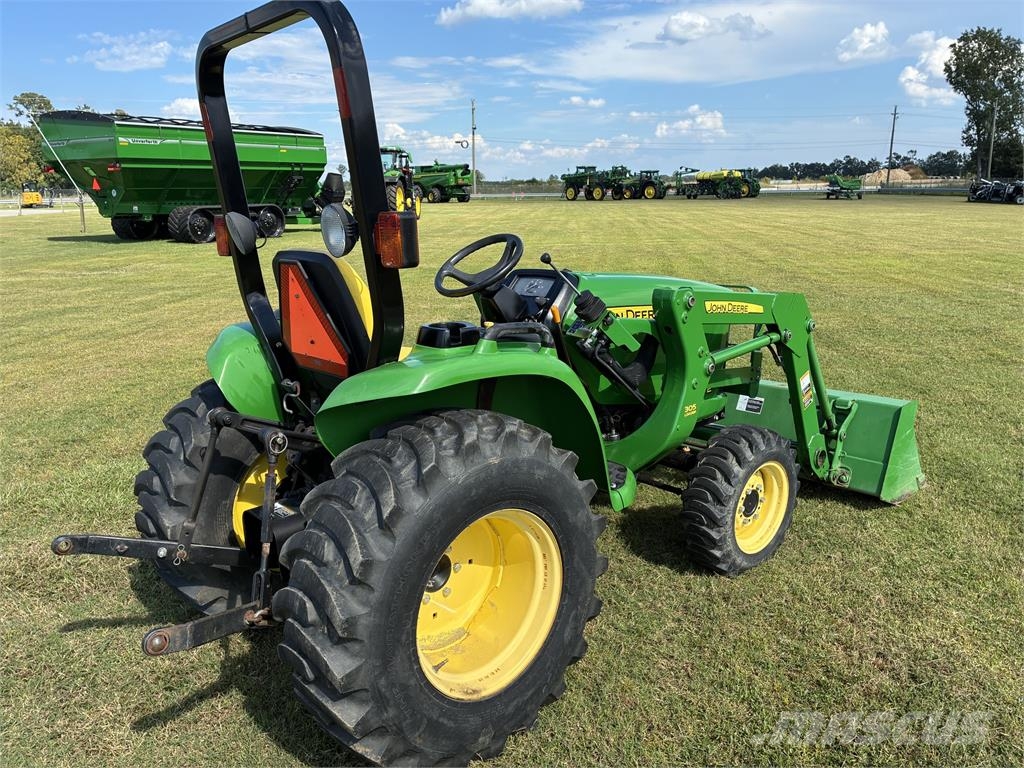 John Deere 3038E جرارات مدمجة