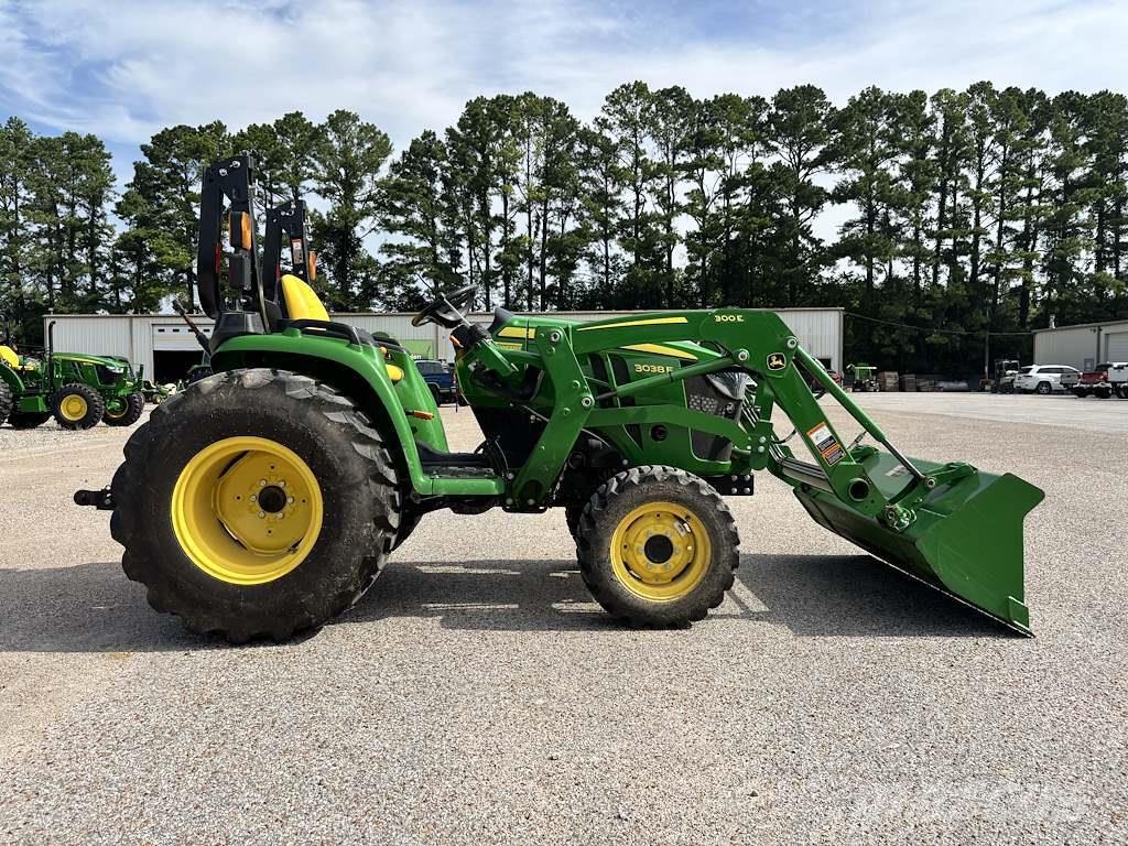John Deere 3038E جرارات مدمجة