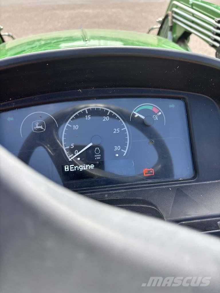 John Deere 3038E جرارات مدمجة