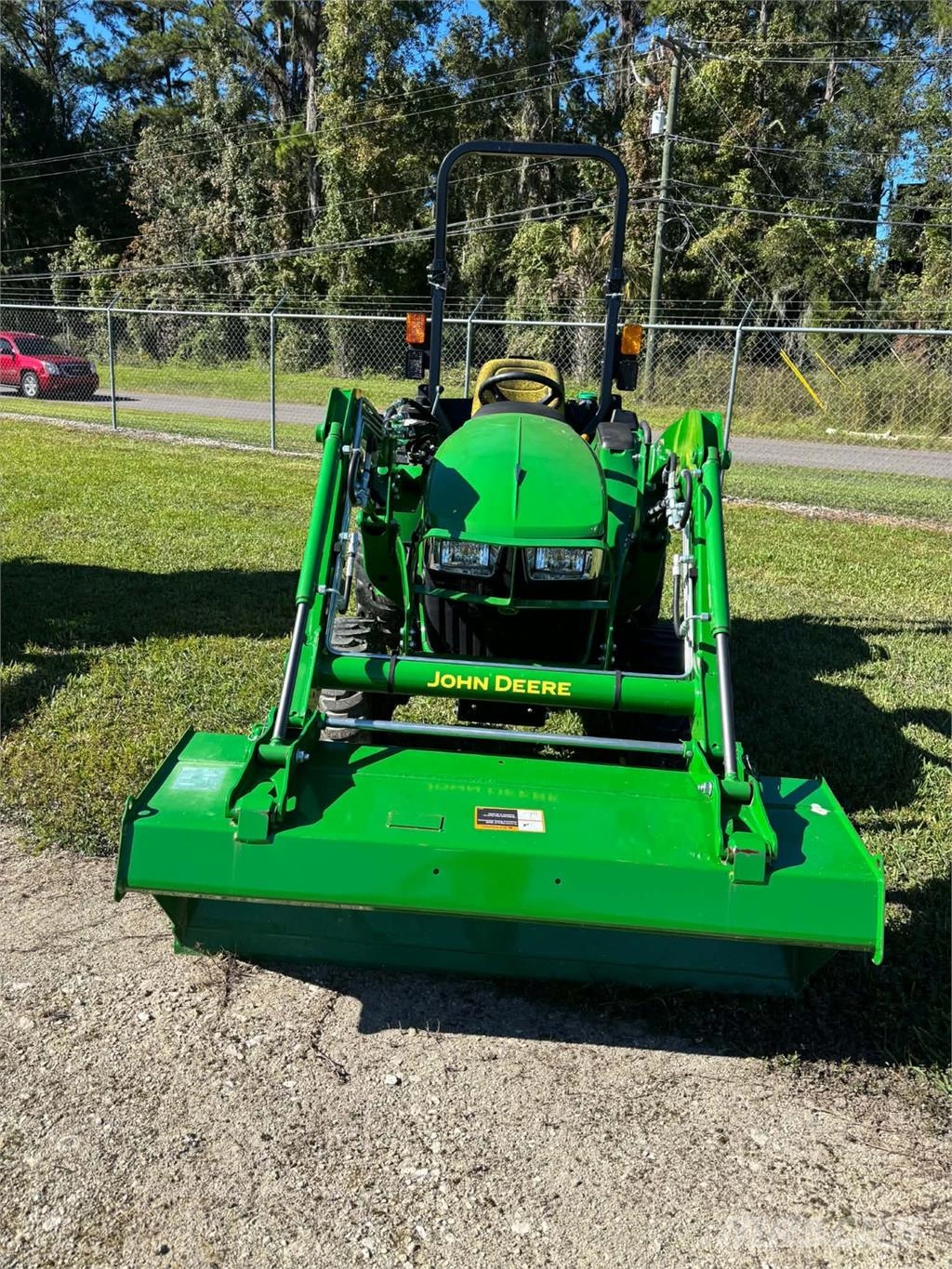 John Deere 3038E 小型曳引機
