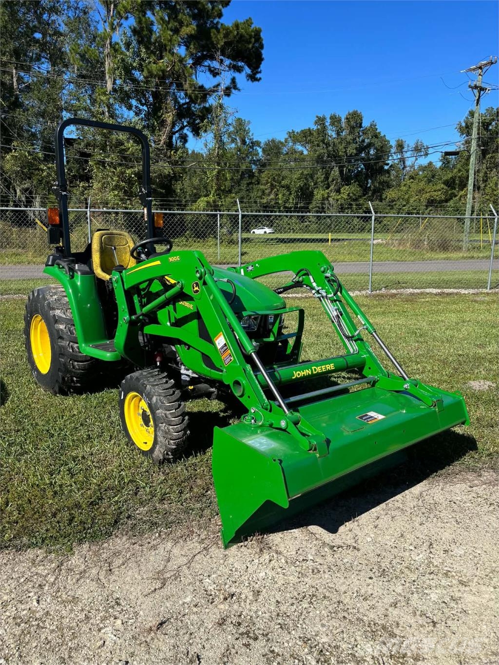 John Deere 3038E 小型曳引機
