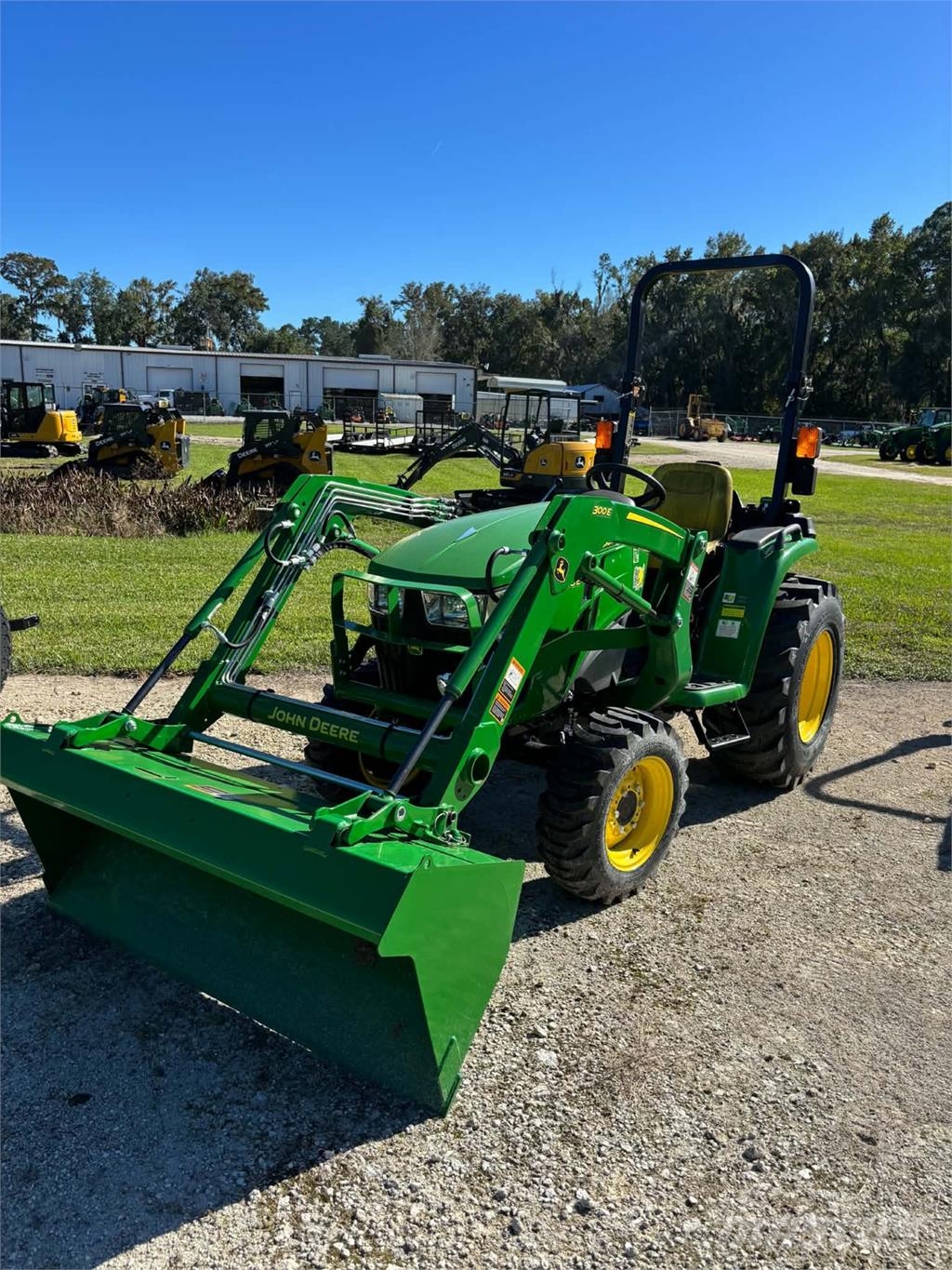 John Deere 3038E 小型曳引機