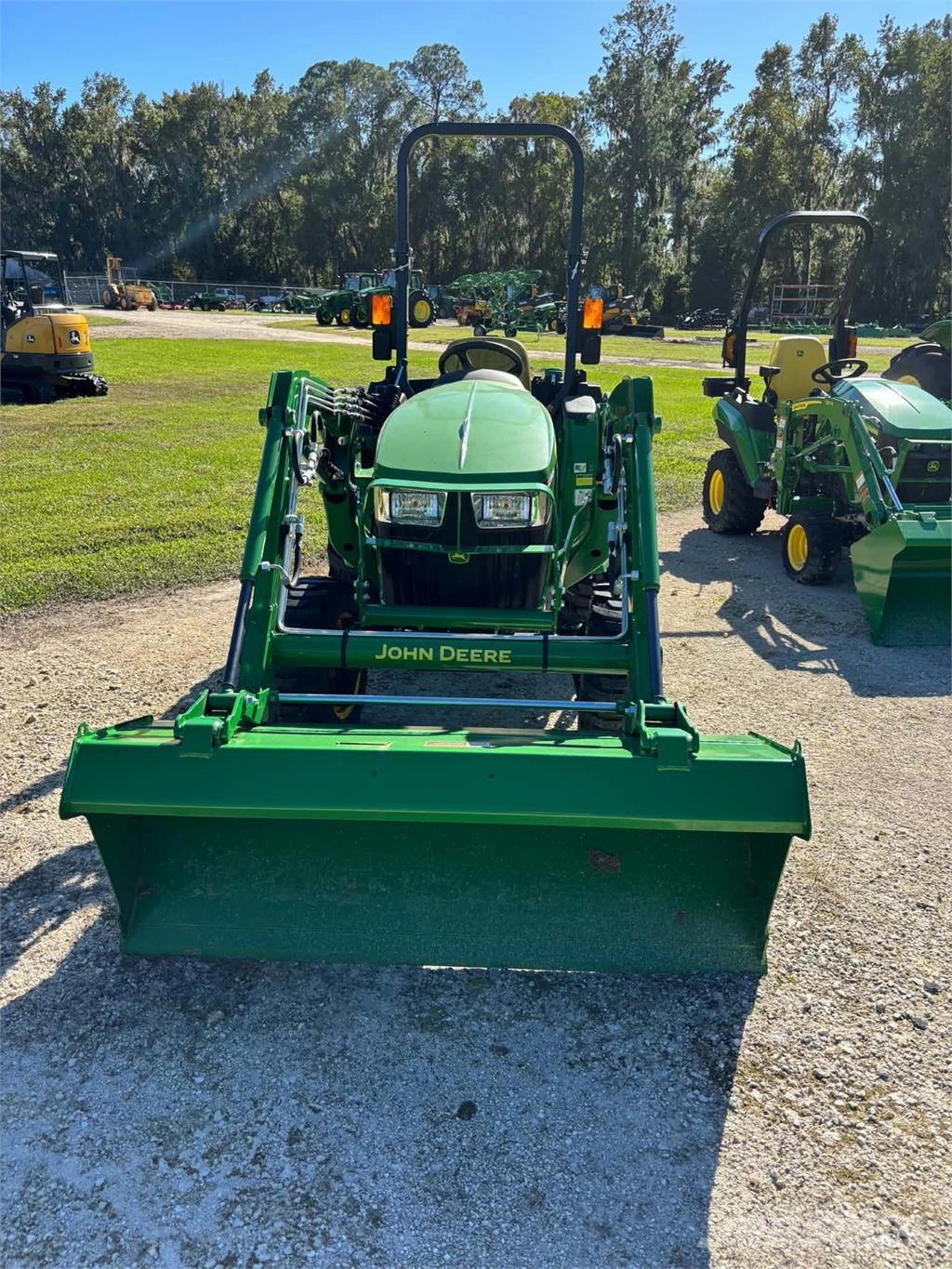 John Deere 3038E 小型曳引機