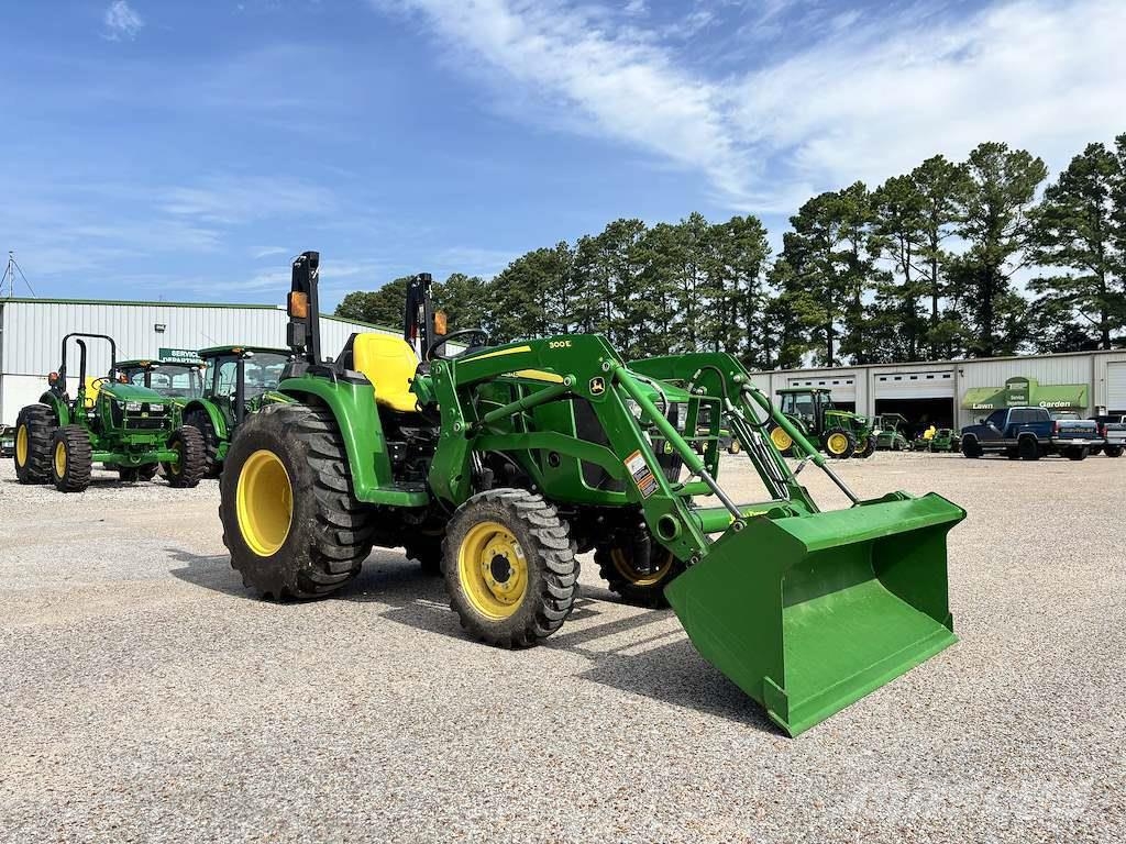 John Deere 3038E جرارات مدمجة