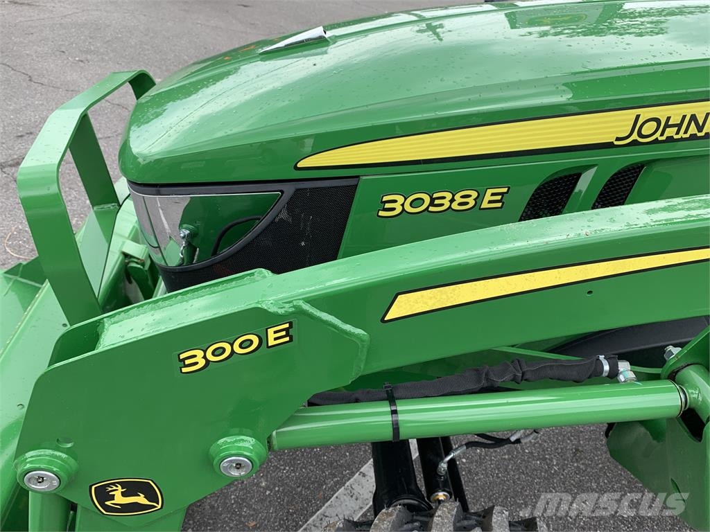 John Deere 3038E Kompaktné traktory