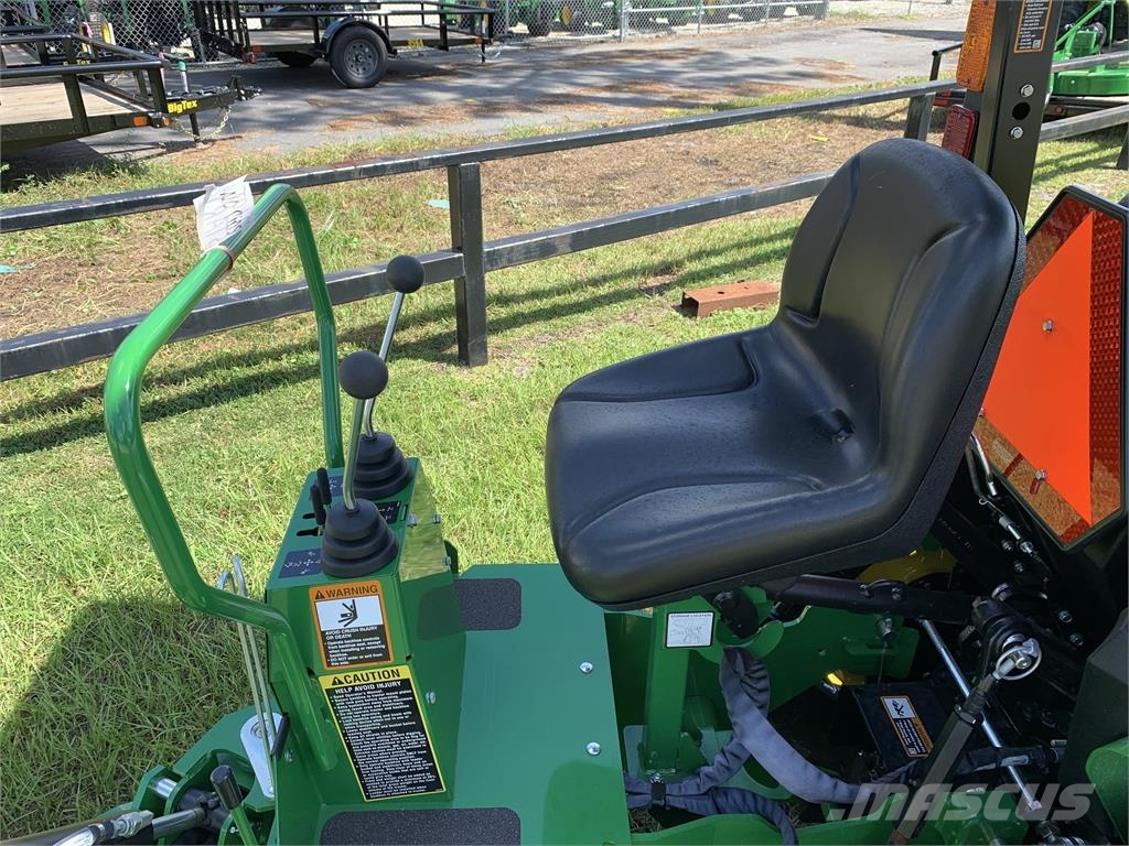 John Deere 3038E Kompaktné traktory