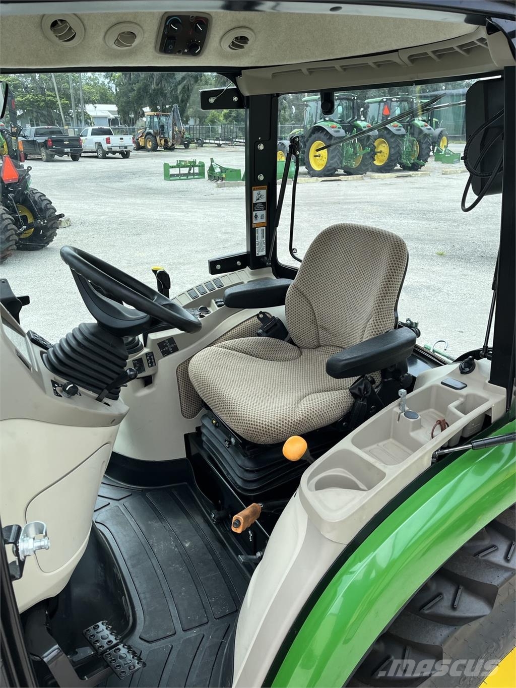 John Deere 3039R 小型曳引機