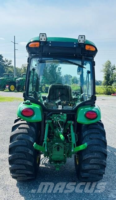 John Deere 3039R Compact tractors