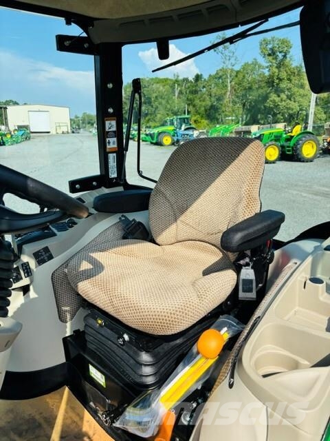 John Deere 3039R Compact tractors