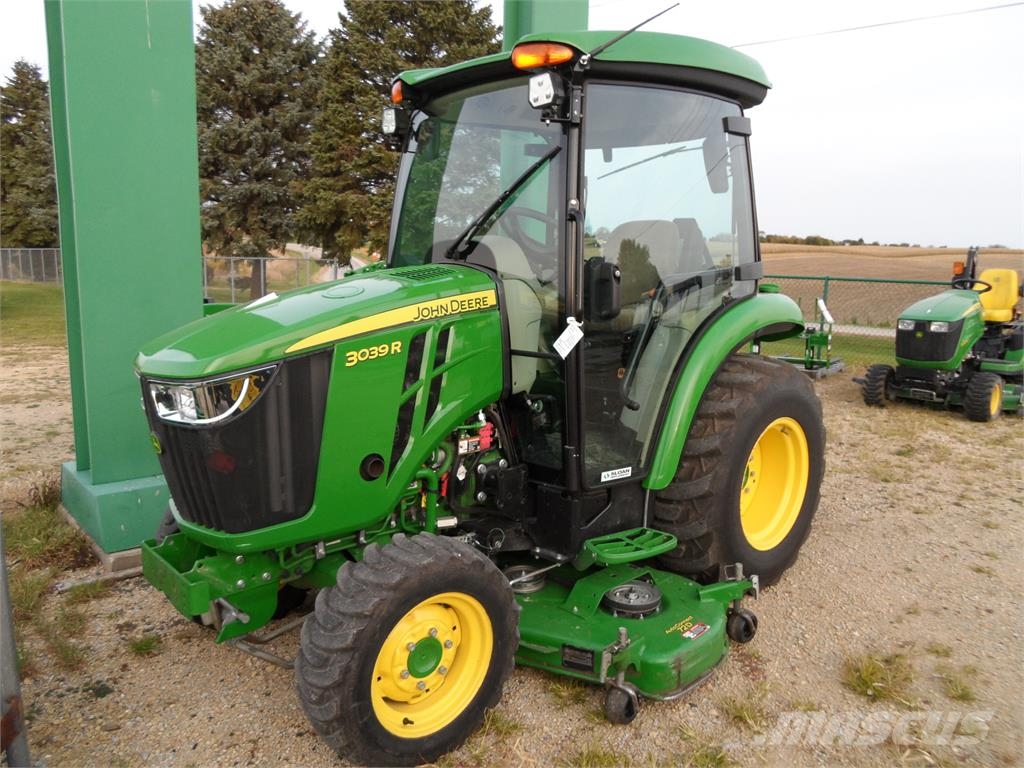 John Deere 3039R Коммунальные тракторы