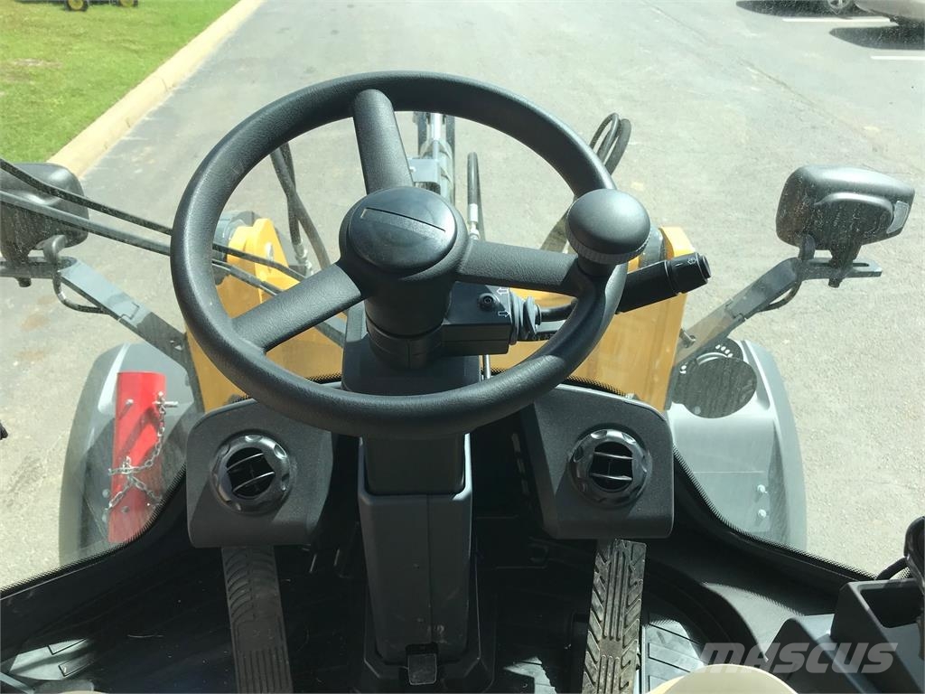 John Deere 304 G Мини товарачи