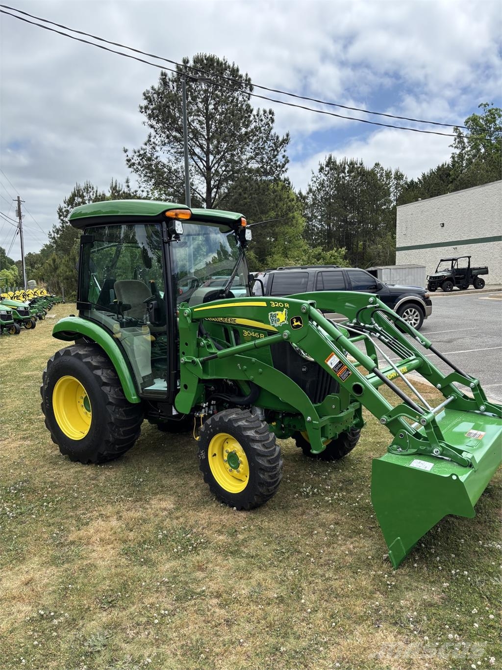 John Deere 3046R Tractoren