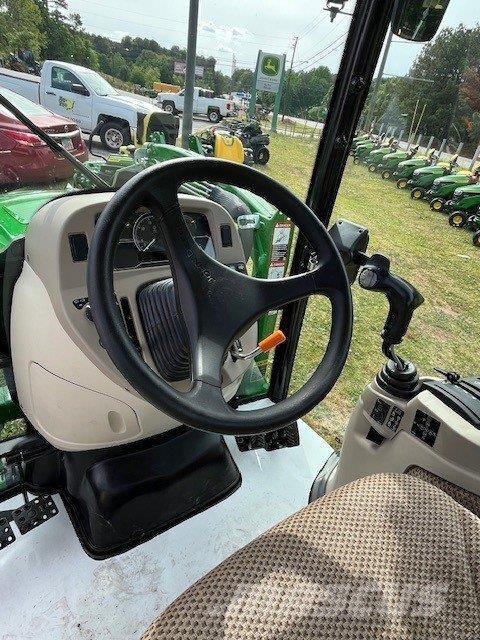 John Deere 3046R Traktorer