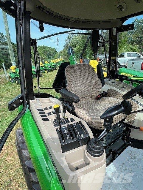 John Deere 3046R Traktorer