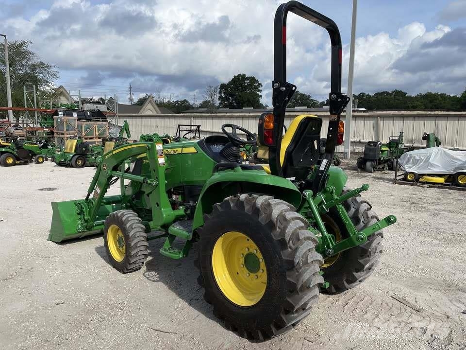 John Deere 3046R الجرارات