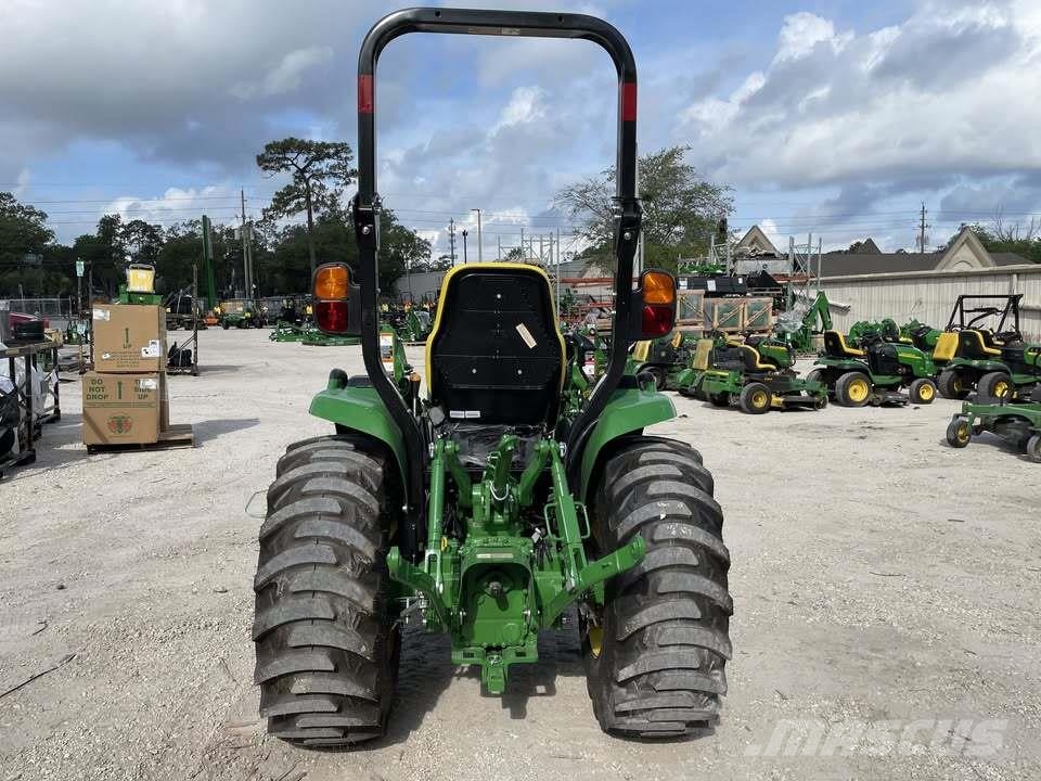 John Deere 3046R الجرارات