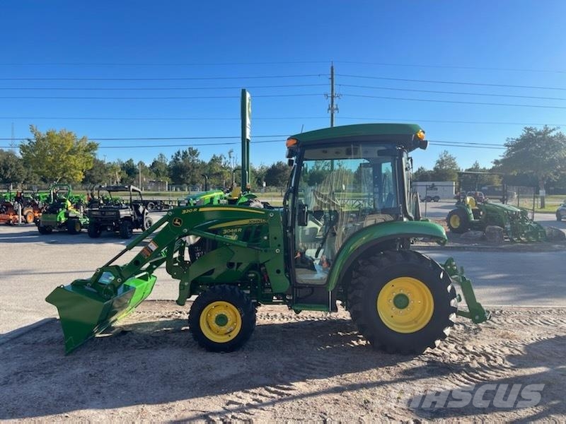 John Deere 3046R الجرارات