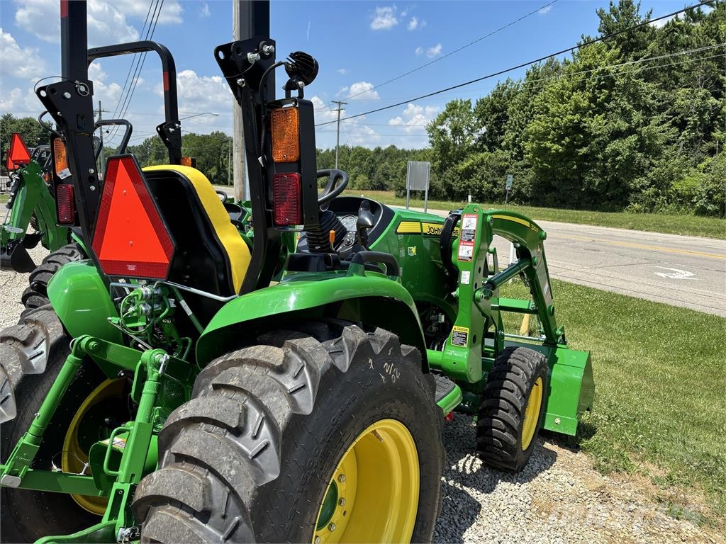 John Deere 3046R الجرارات