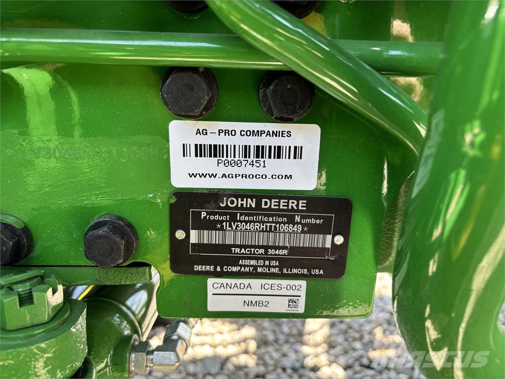 John Deere 3046R الجرارات