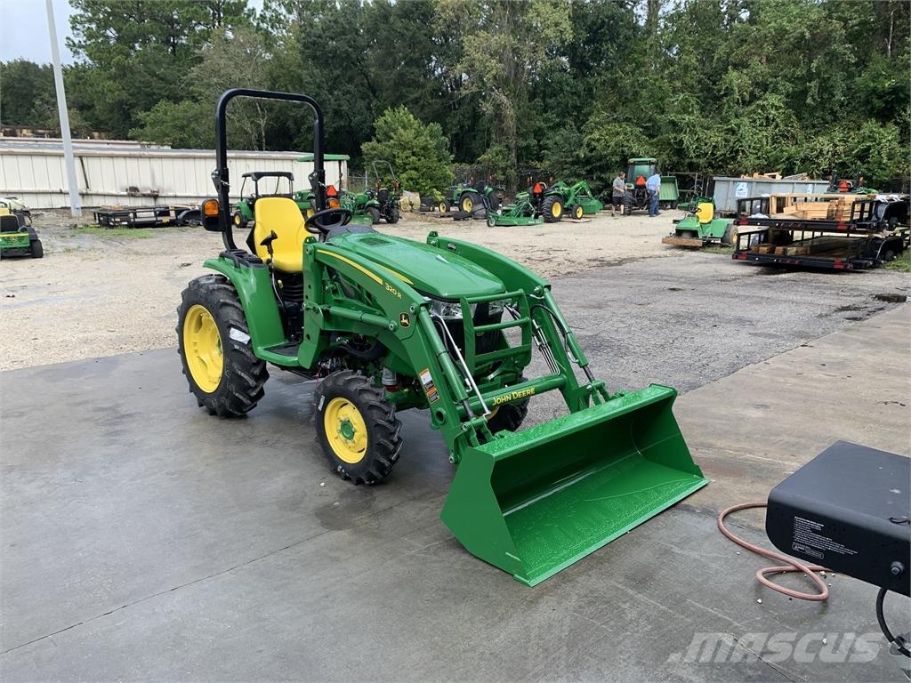 John Deere 3046R Traktorji