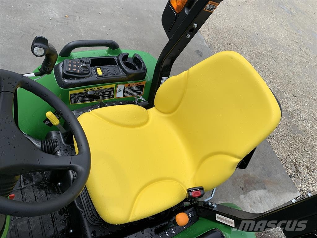 John Deere 3046R Traktorji