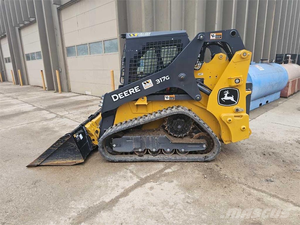 John Deere 317G Малі навантажувачі