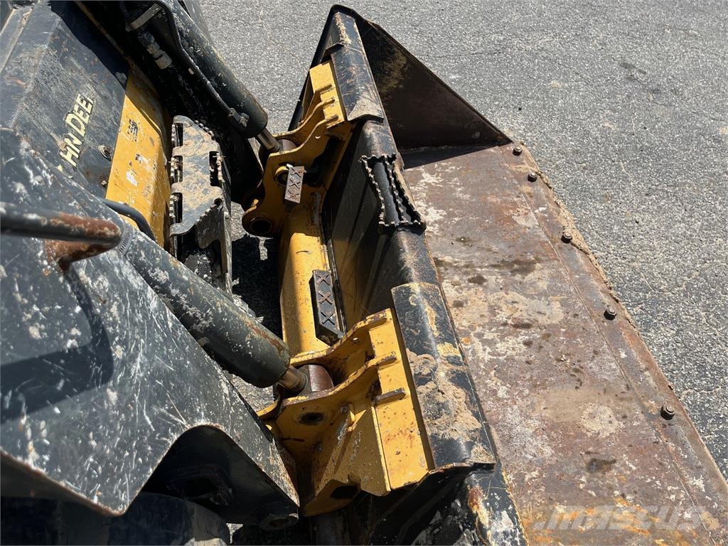 John Deere 317G Mini nakladalci