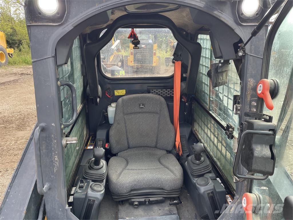 John Deere 318G Skid steer mini nakladalci