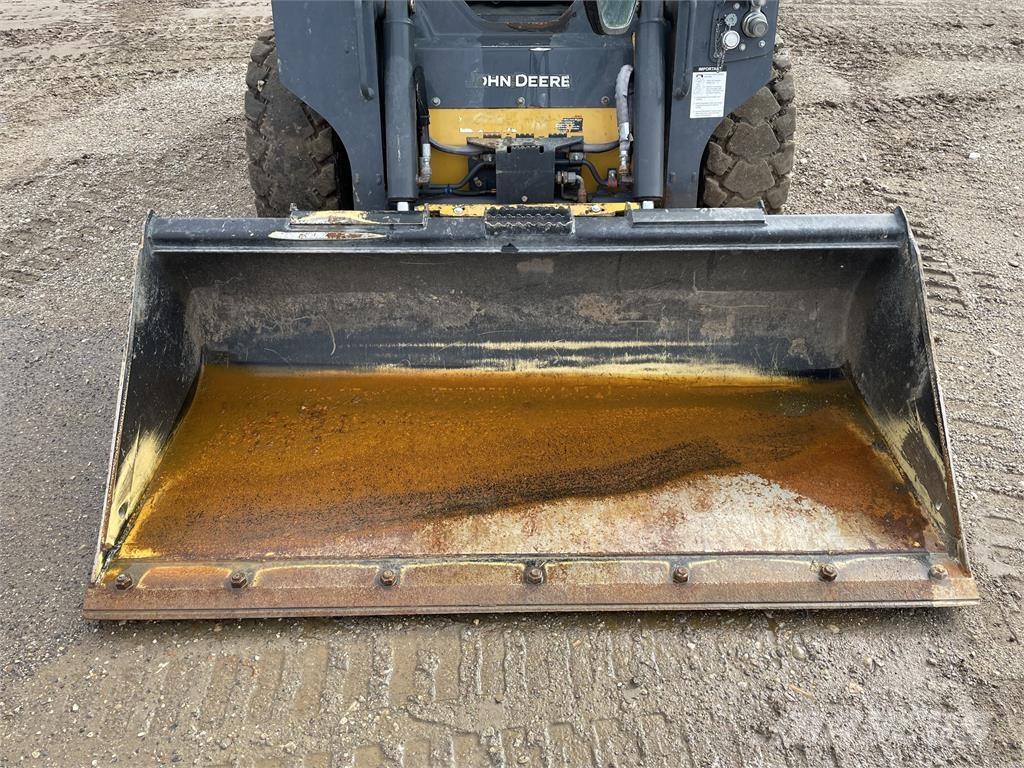 John Deere 318G Skid steer mini nakladalci