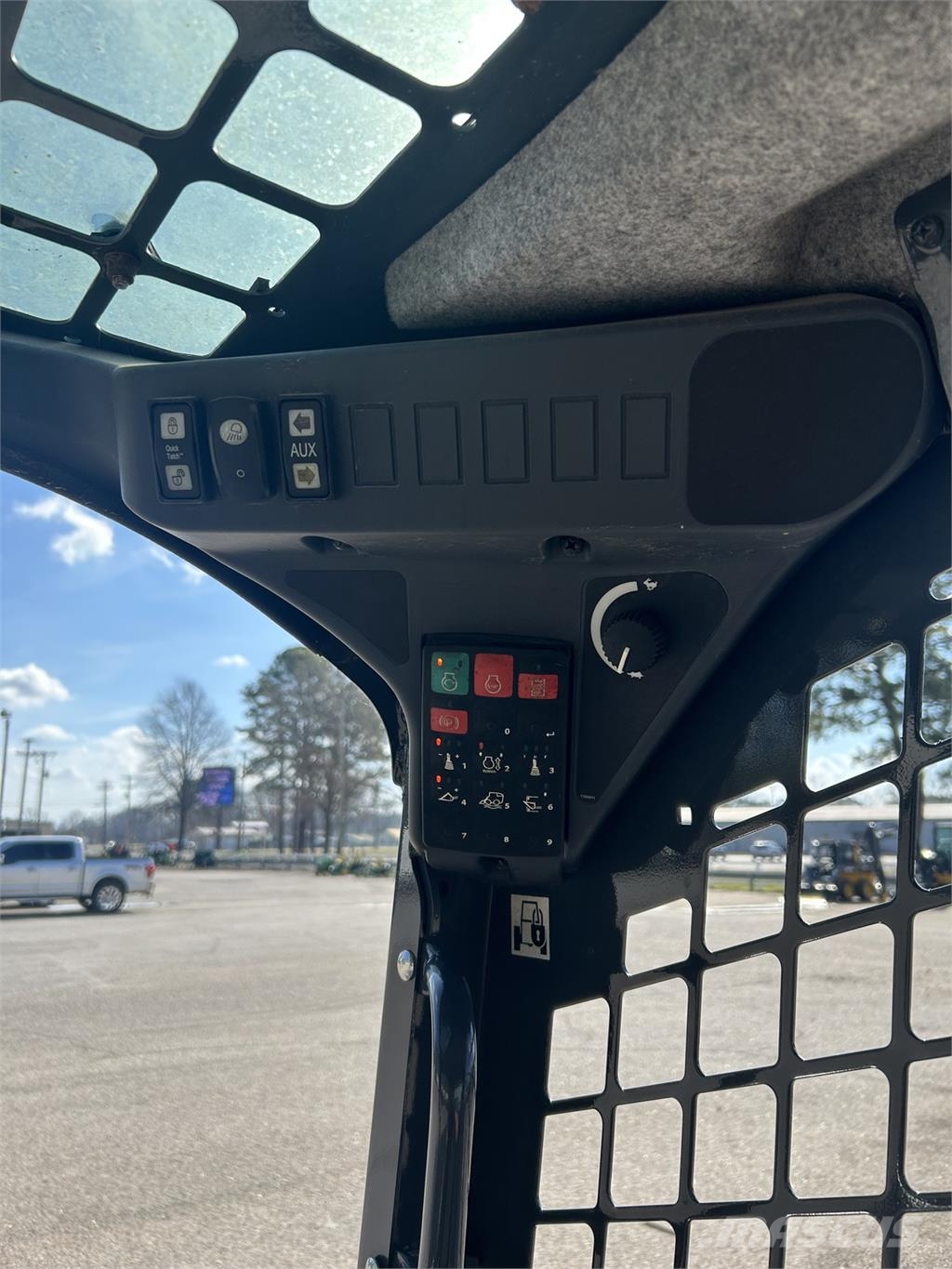 John Deere 320G Chargeuse compacte