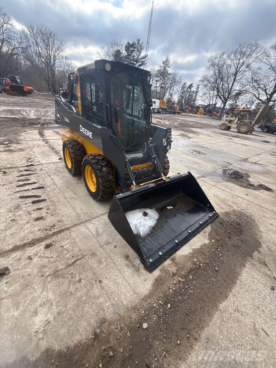 John Deere 320G Φορτωτάκια