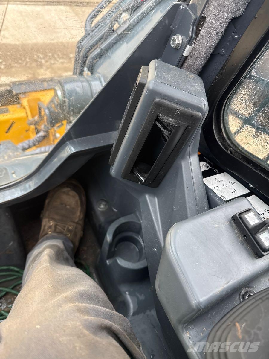 John Deere 320G Φορτωτάκια