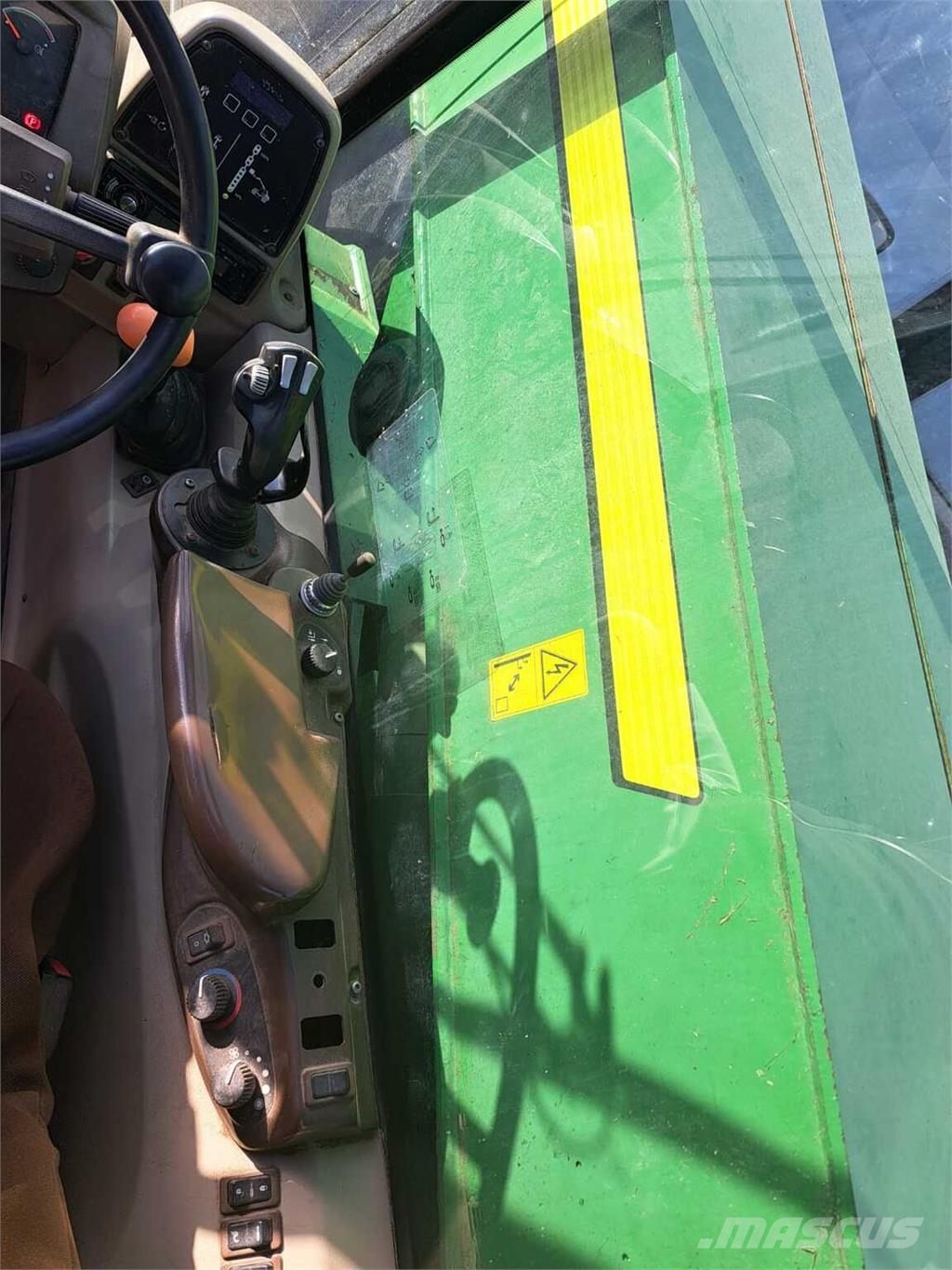 John Deere 3220 Lauksaimniecības pacēlāji