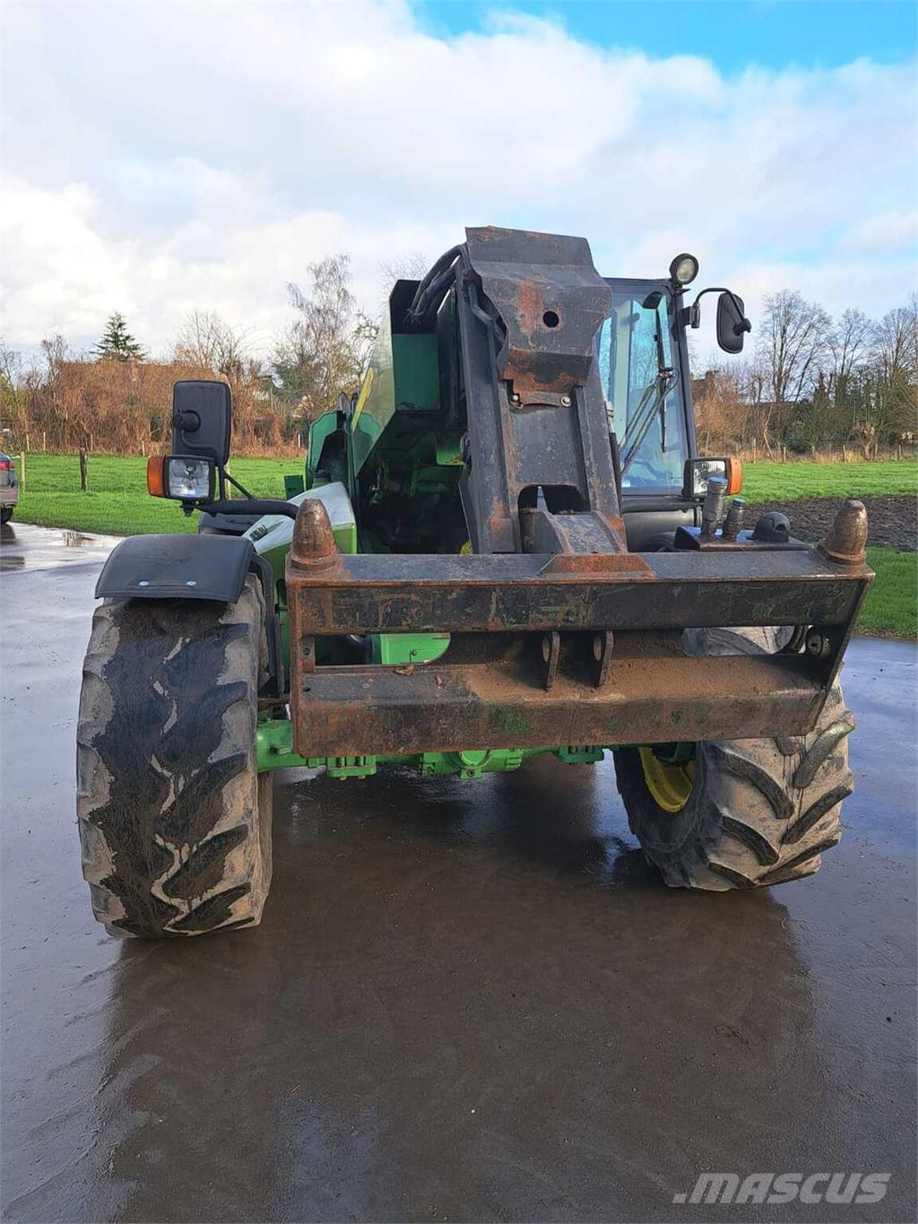 John Deere 3220 Lauksaimniecības pacēlāji