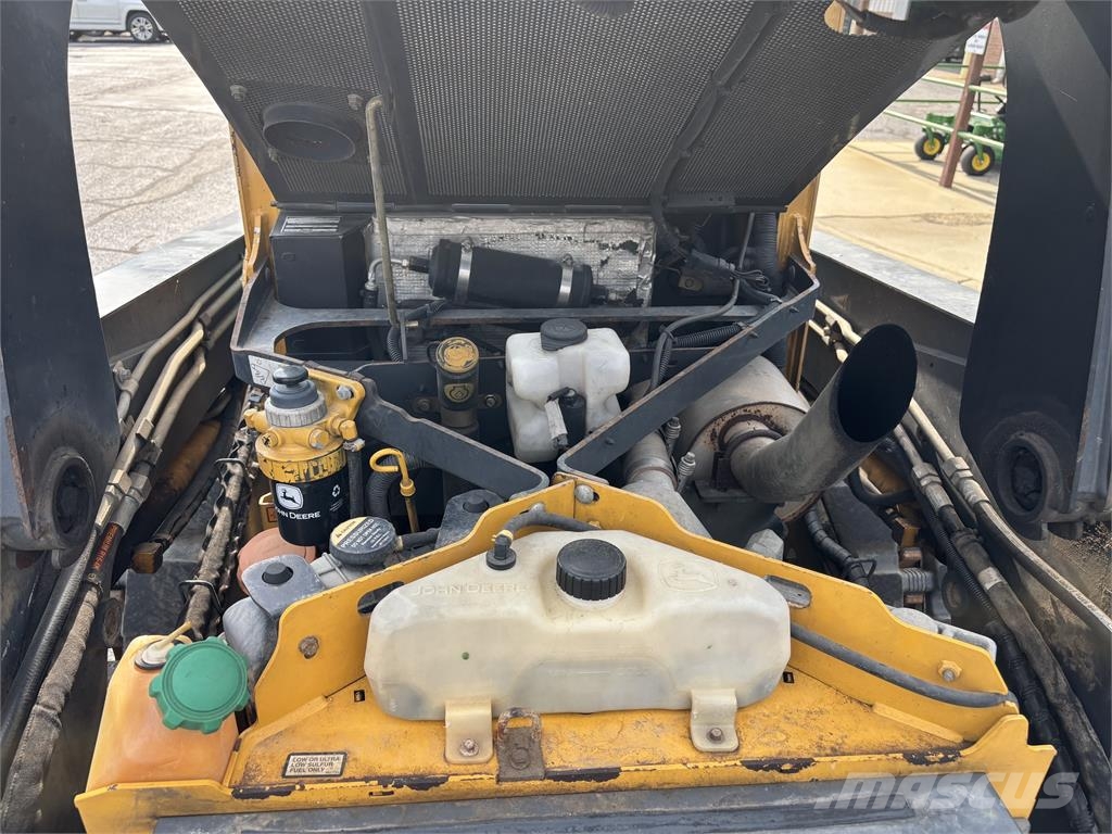 John Deere 323D Mini loaders