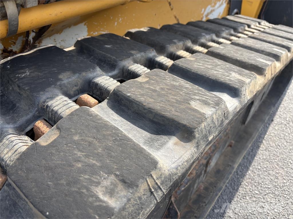 John Deere 323D Mini loaders