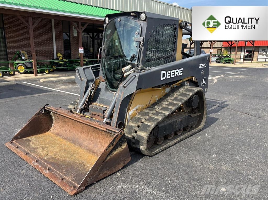 John Deere 323D لوادر صغيرة