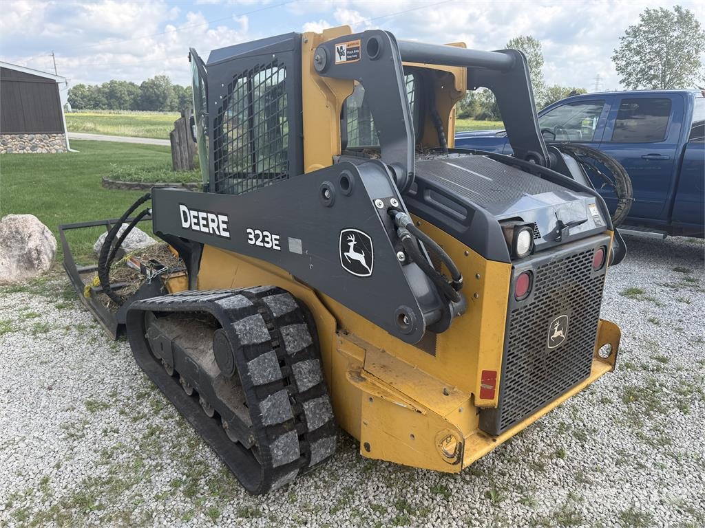 John Deere 323E Minilader