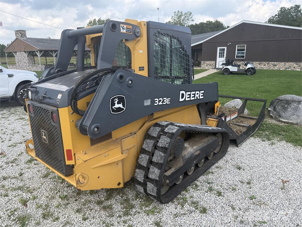John Deere 323E Minilader