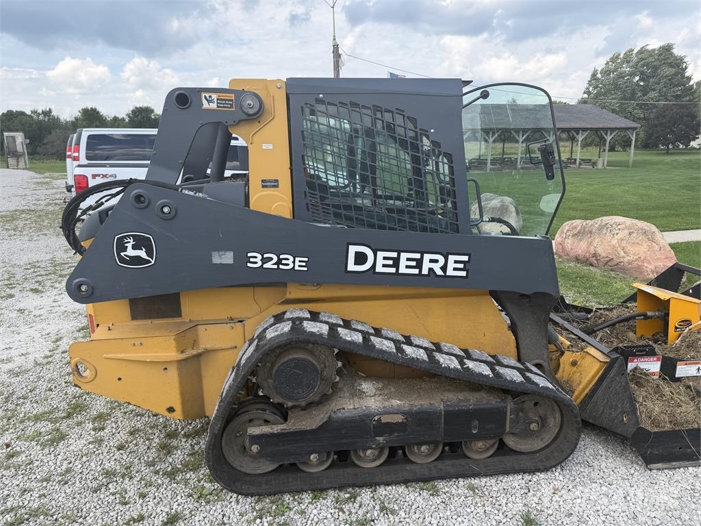 John Deere 323E Minilader