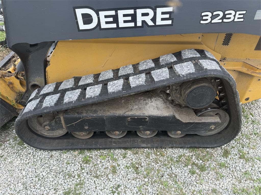 John Deere 323E Minilader