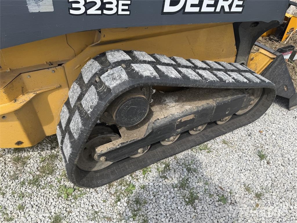 John Deere 323E Minilader