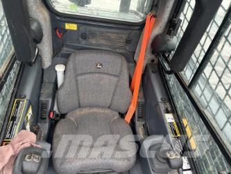 John Deere 324G Skid steer loaders