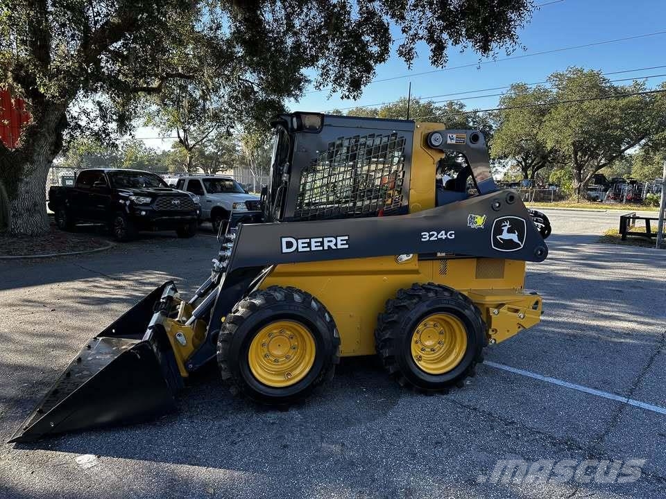 John Deere 324G لوادر انزلاقية التوجيه
