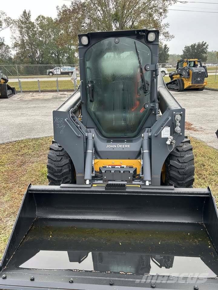 John Deere 324G Φορτωτάκια