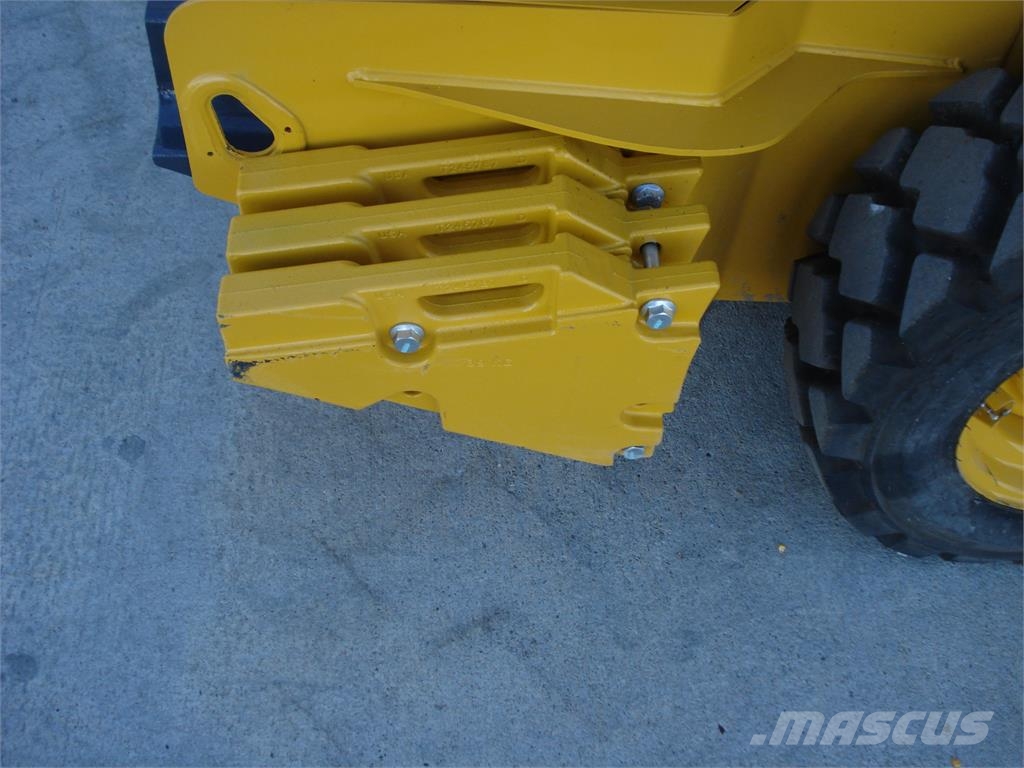 John Deere 324G Minicargadoras
