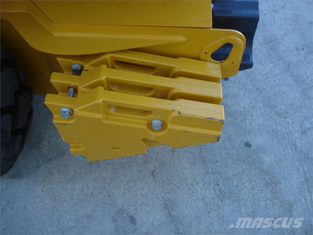 John Deere 324G Minicargadoras