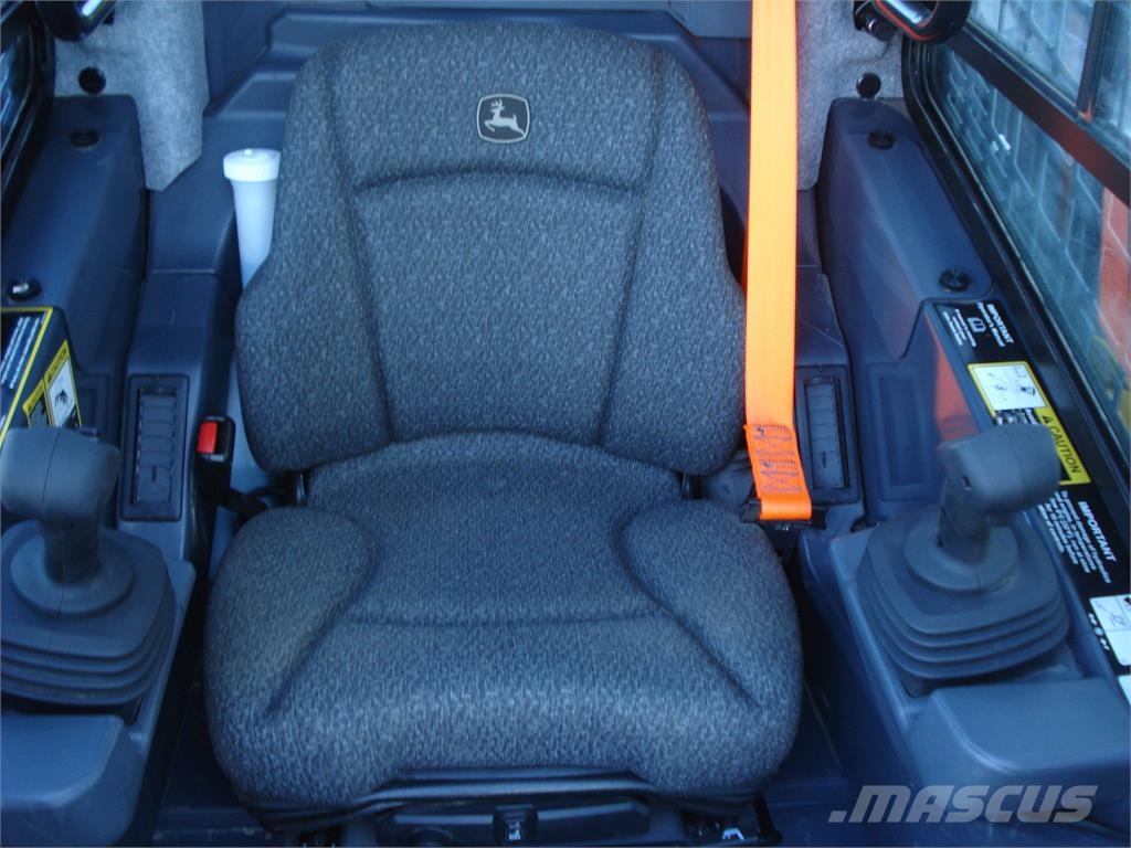 John Deere 324G Minicargadoras